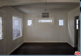 5749 8th Ave in Los Angeles, CA - Building Photo - Building Photo