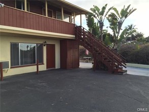 137 Avenida Sierra in San Clemente, CA - Foto de edificio - Building Photo