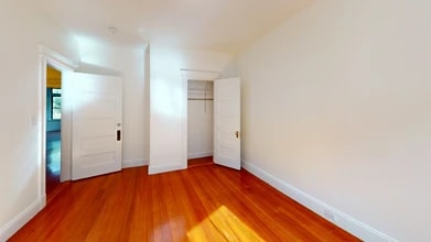1805 Beacon St, Unit 2-B in Brookline, MA - Building Photo - Building Photo