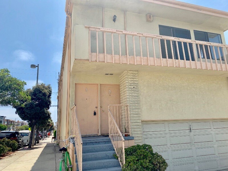 1411 Manhattan Ave, Unit D in Manhattan Beach, CA - Building Photo