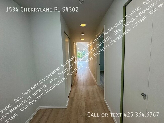 1534 Cherrylane Pl S in Seattle, WA - Building Photo - Building Photo