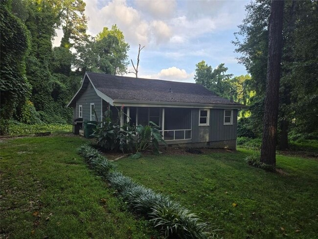 property at 1105 N Valley Brook Rd