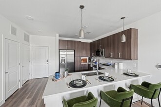 Diamond Flats in Carrollton, TX - Building Photo - Building Photo