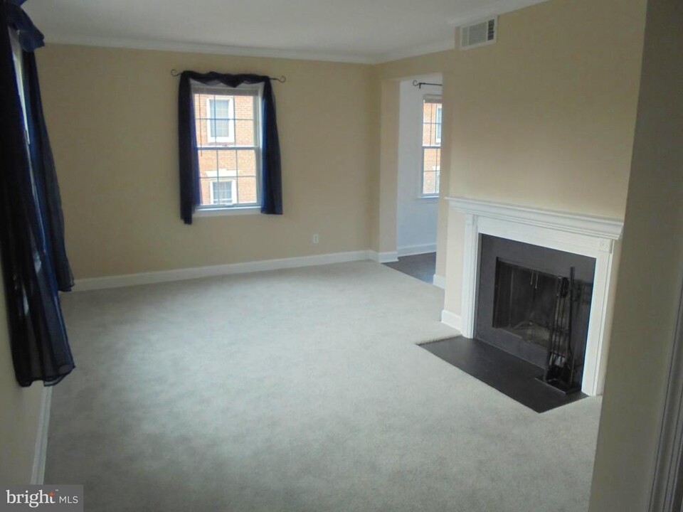 1119 N Pitt St-Unit -3A in Alexandria, VA - Building Photo