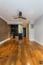 East 26th Street in New York, NY - Foto de edificio - Building Photo