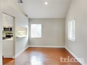 28534 Tall Grass Dr in Zephyrhills, FL - Foto de edificio - Building Photo