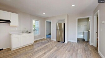 48 Knox St in Lewiston, ME - Building Photo