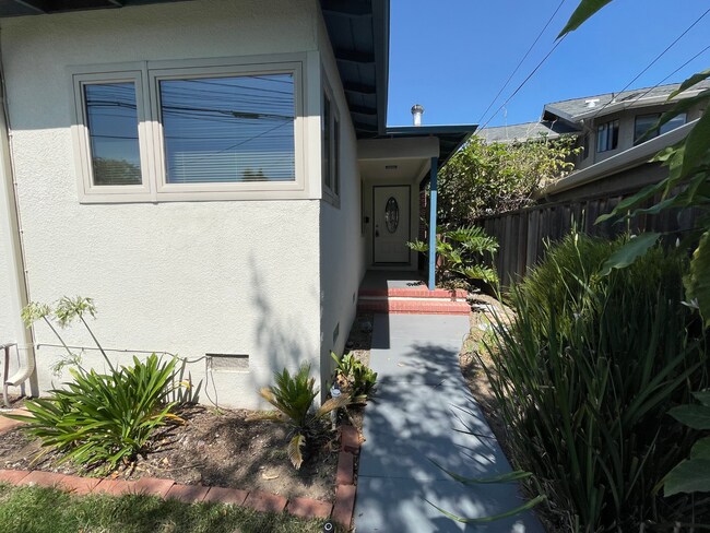 134-136 22nd Ave in San Mateo, CA - Foto de edificio - Building Photo