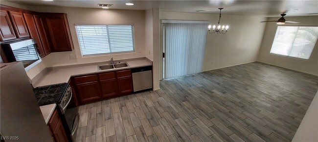 8852 Promised Land Ave in Las Vegas, NV - Building Photo - Building Photo
