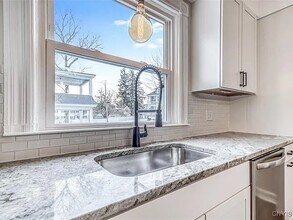 26 Paris Rd in New Hartford, NY - Building Photo - Building Photo