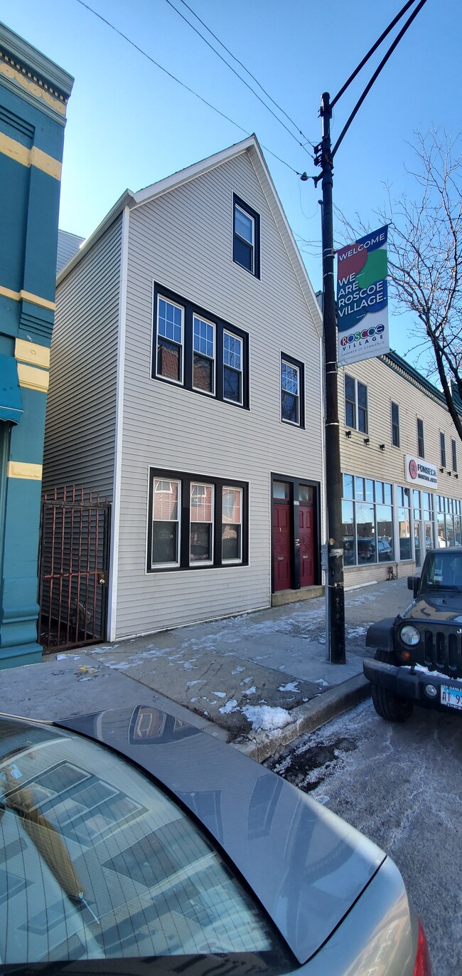 2327 W Belmont Ave in Chicago, IL - Building Photo - Building Photo