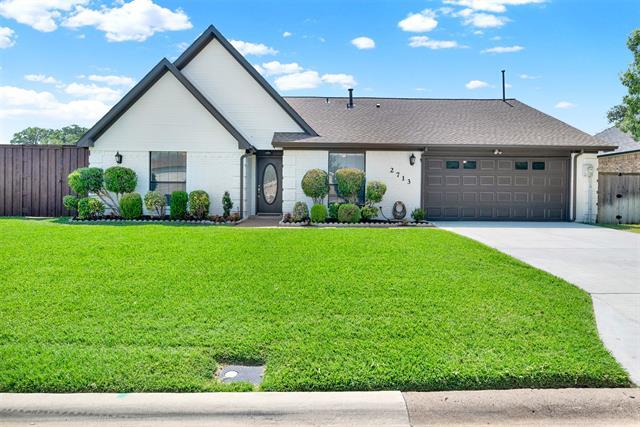 property at 2713 Pinery Ln