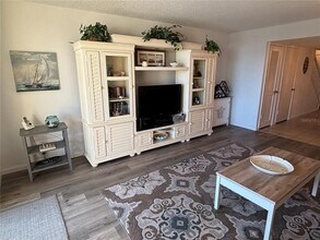 1437 N Atlantic Ave in Daytona Beach, FL - Building Photo - Building Photo