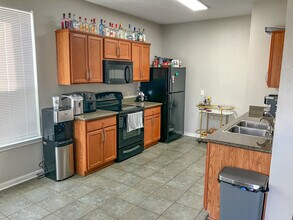 2929 McLaren Dr in College Station, TX - Building Photo - Building Photo