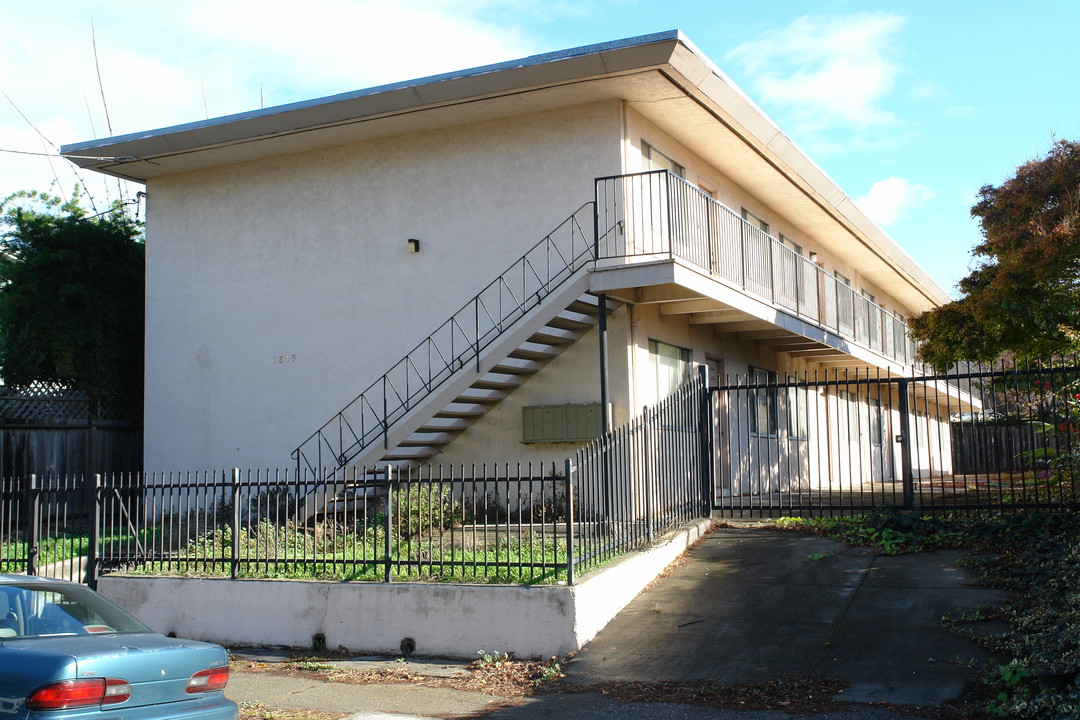 1809 10th St in Berkeley, CA - Foto de edificio