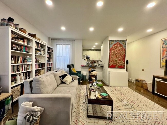2 Bed In Prime Brooklyn Heights, Unit 2B in Brooklyn, NY - Building Photo - Building Photo