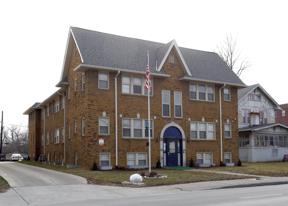 Linwood Manor in Indianapolis, IN - Foto de edificio