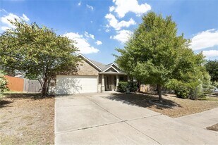 2208 Tranquility Ln in Pflugerville, TX - Building Photo