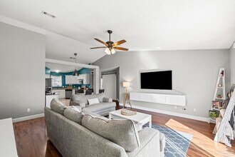 817 Binnacle Pl in Pensacola, FL - Foto de edificio - Building Photo