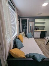 4538 W Minnehaha St-Unit -C in Tampa, FL - Foto de edificio - Building Photo