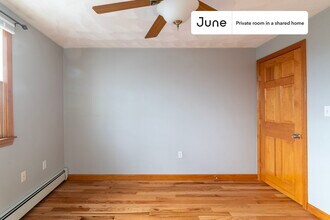 Private bedroom in 5 bed/2 bath Home in Medford, MA - Building Photo - Building Photo