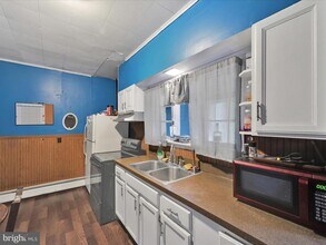 211 Lincoln Ave in Schuylkill Haven, PA - Foto de edificio - Building Photo