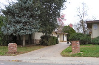 10460 Coloma Rd in Rancho Cordova, CA - Building Photo - Building Photo