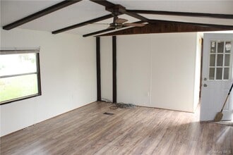 16 Tanglewood Park Dr in Marlboro, NY - Building Photo - Building Photo