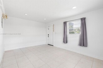 308 NW 2nd Ave in Deerfield Beach, FL - Building Photo - Building Photo