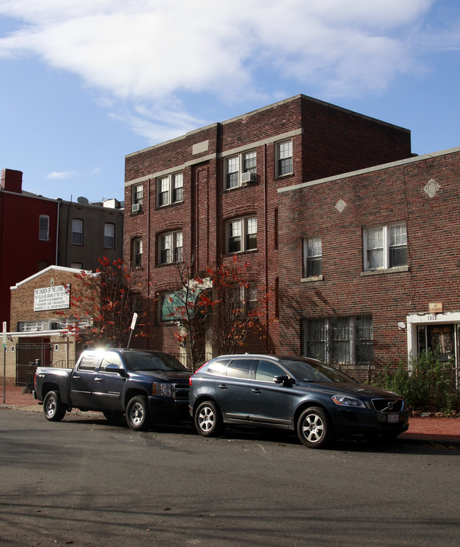 1210 4th St NW in Washington, DC - Building Photo - Building Photo