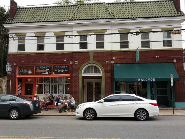 property at 117 N Robinson St