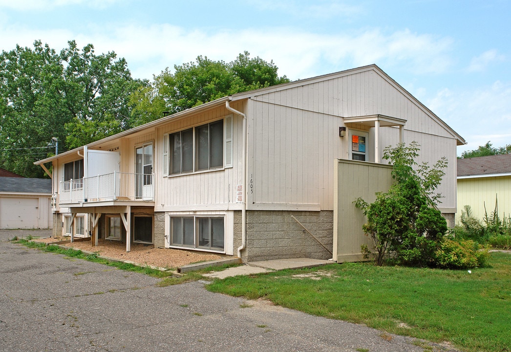 1605 Arundel St in St. Paul, MN - Building Photo