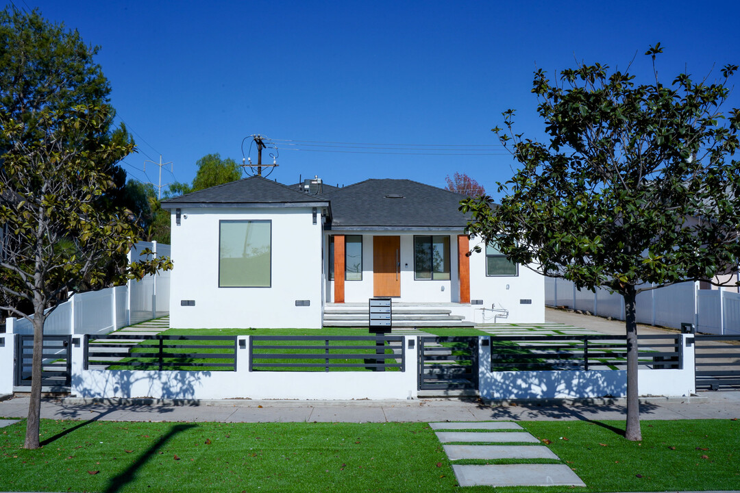 629 W Hillsdale St, Unit A in Inglewood, CA - Building Photo