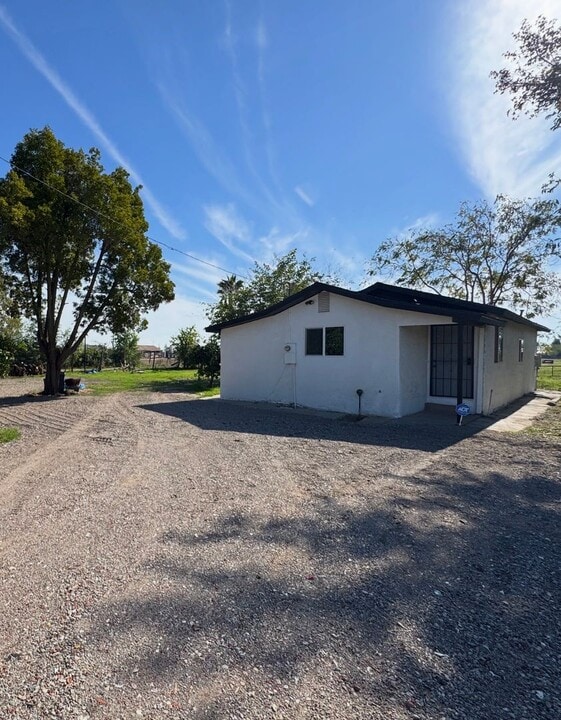 24336 Avenue 24 in Chowchilla, CA - Building Photo