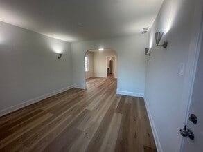 5624 N Marmora Ave in Chicago, IL - Building Photo - Building Photo