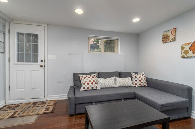 1350 Potomac Ave SE in Washington, DC - Building Photo - Building Photo