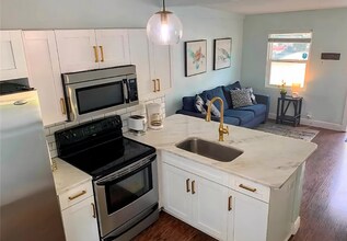 2400 15th Ave N in St. Petersburg, FL - Building Photo - Building Photo