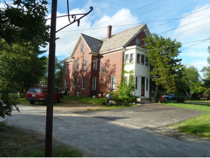 21-23 Pembroke Rd in Concord, NH - Building Photo