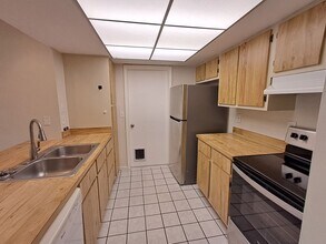 1236 SE 24th Ave in Cape Coral, FL - Building Photo - Building Photo