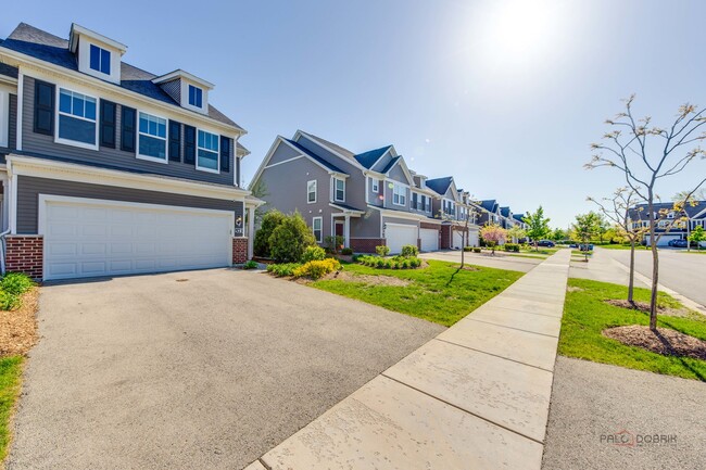 573 Watercress Dr in Aurora, IL - Building Photo - Building Photo