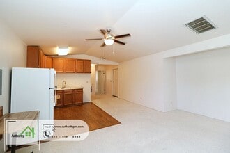 2265 Hartnell Ave in Redding, CA - Building Photo - Building Photo