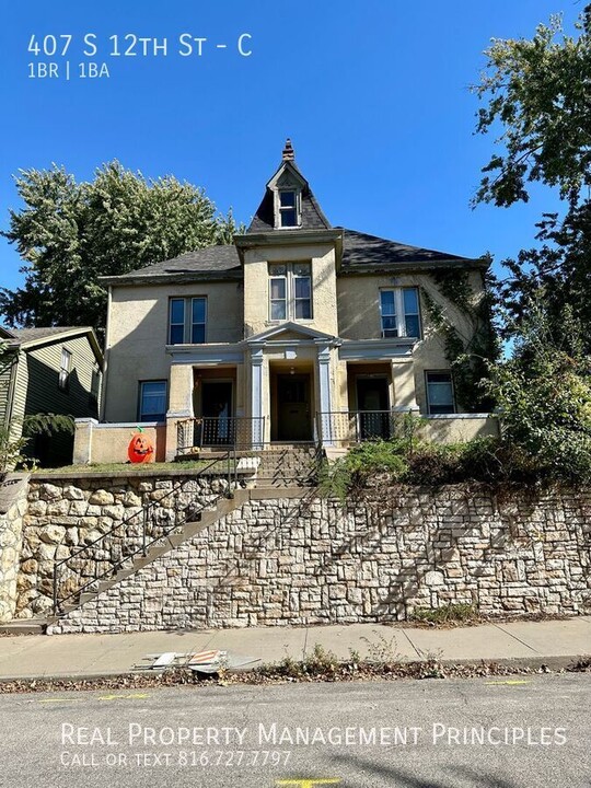 407 S 12th St-Unit -C in St. Joseph, MO - Foto de edificio