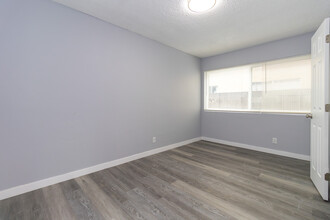 Kalnor Apartments in Norwalk, CA - Foto de edificio - Building Photo