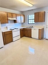 890 E Cherry St in Jesup, GA - Building Photo - Building Photo