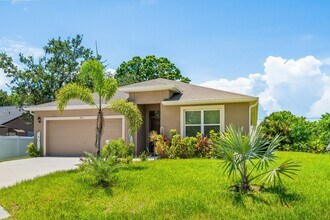 471 Midvale Terrace in Sebastian, FL - Building Photo - Building Photo