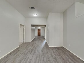 1201 Hilburn Ct in Irving, TX - Building Photo - Building Photo