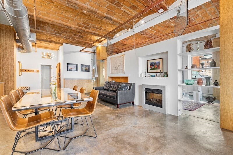 717 Atlantic Ave in Boston, MA - Building Photo