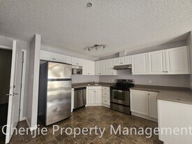 7331 Terwillegar Dr S NW in Edmonton, AB - Building Photo