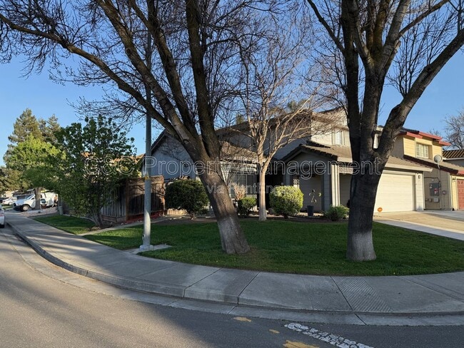 440 Gianelli St in Tracy, CA - Building Photo - Building Photo