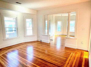 25 Villa Ave, Unit 1 in Cranston, RI - Building Photo - Building Photo